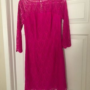 Lilly Pulitzer eye-catcher!